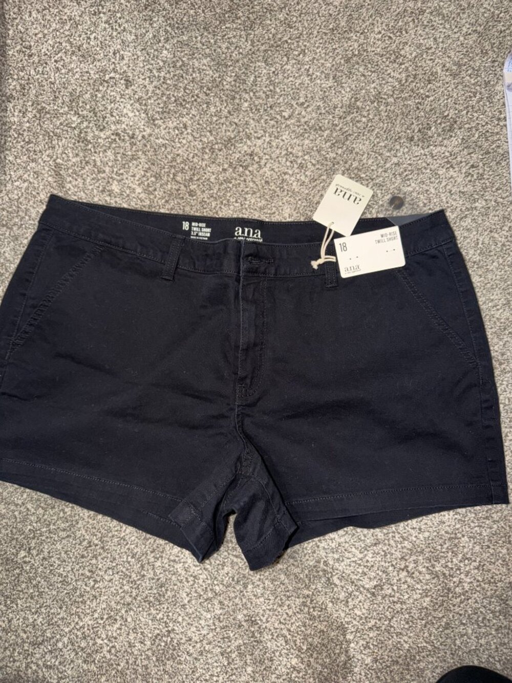 Women's Mid Rise Shorts - Picture 2 of 3
